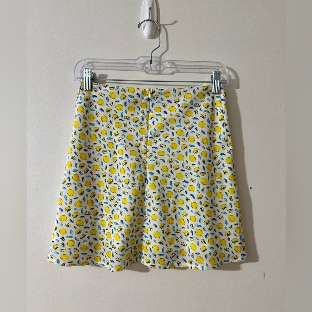 Princess Polly Women’s Lemon Mini Skirt Size 2